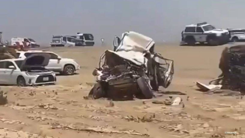 بالفيديو - حادث سير مروّع في السعودية... قتلى جراء تصادم 13 سيّارة