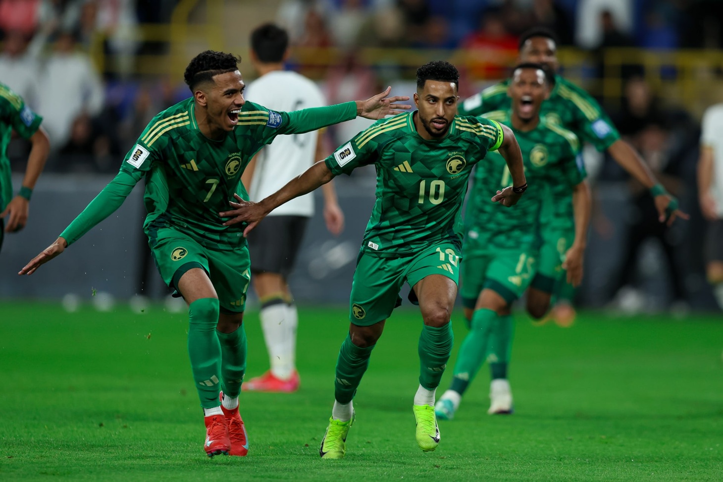 منتخب السعودية يطمح للذهاب بعيداً في كأس العالم. (وكالات)