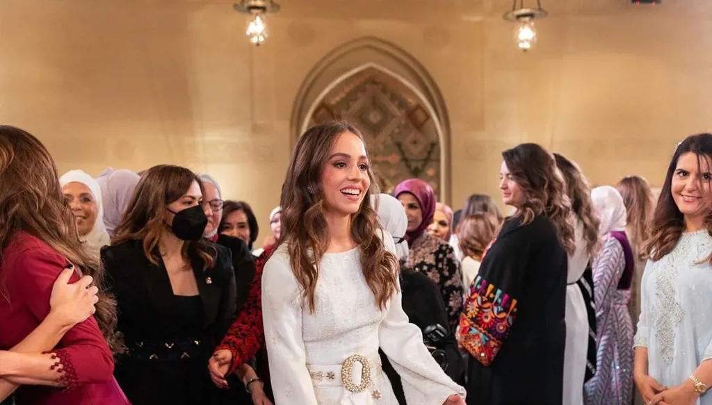 صور فساتين الاميرة ايمان عبدالله الثاني من أشهر الماركات العالمية
