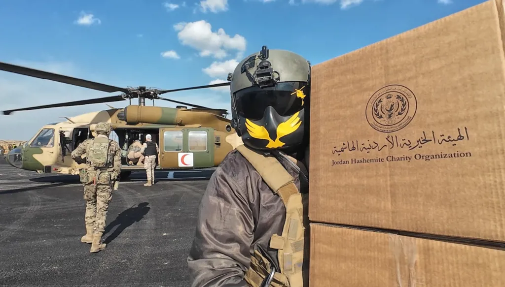16 طائرة تحمل 20 طن مساعدات من الأردن إلى غزة