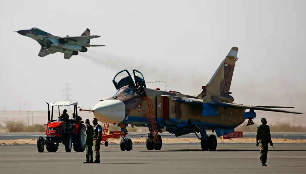 مقتل مدنيين وضباط بتحطم طائرة تابعة للجيش السوداني