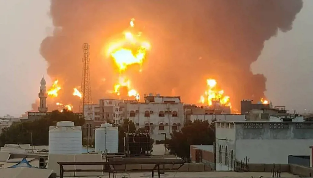 استهدفوا مطار بن غوريون... الحوثيون يعلنون عن "اشتباك" لساعات في البحر الأحمر
