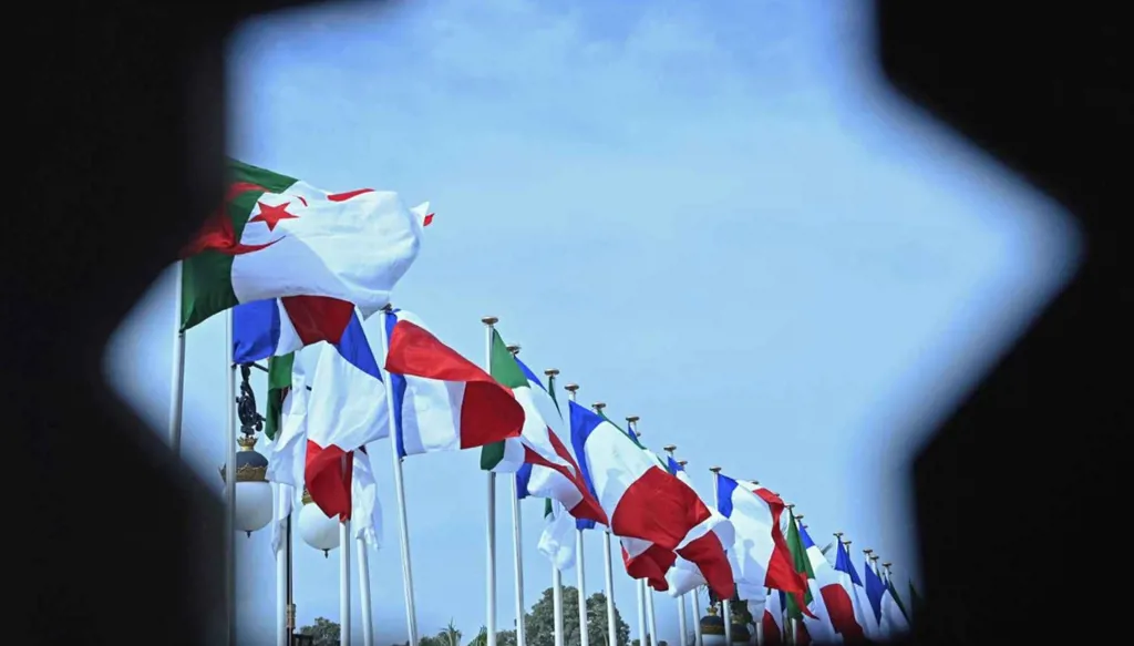 الجزائر ترفض تسلم قائمة مواطنيها المبعدين من فرنسا