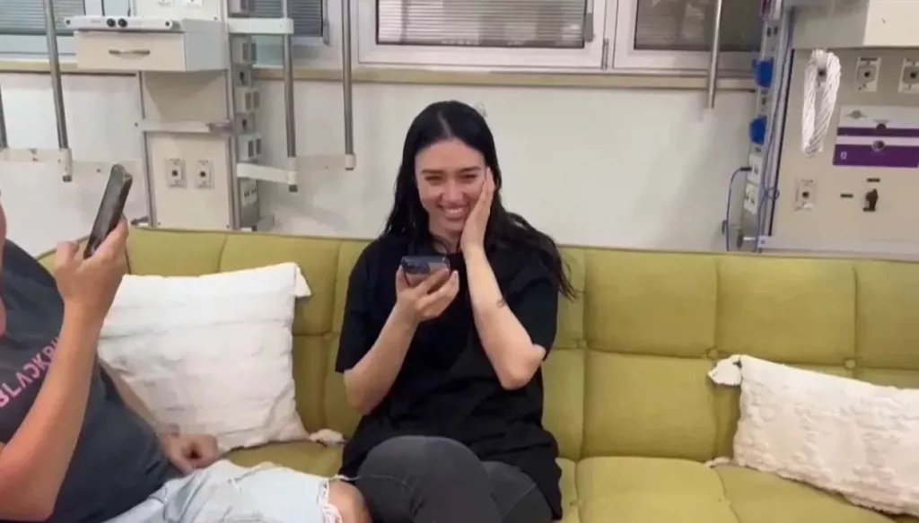 رهينة إسرائيلية سابقة تدعو في مجلس الأمن لاستمرار اتفاق غزة