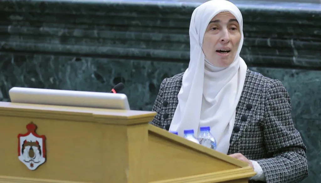 صحافي أردني يدفع ثمن إساءته لبرلمانية... لماذا ترفض الصفح عنه؟