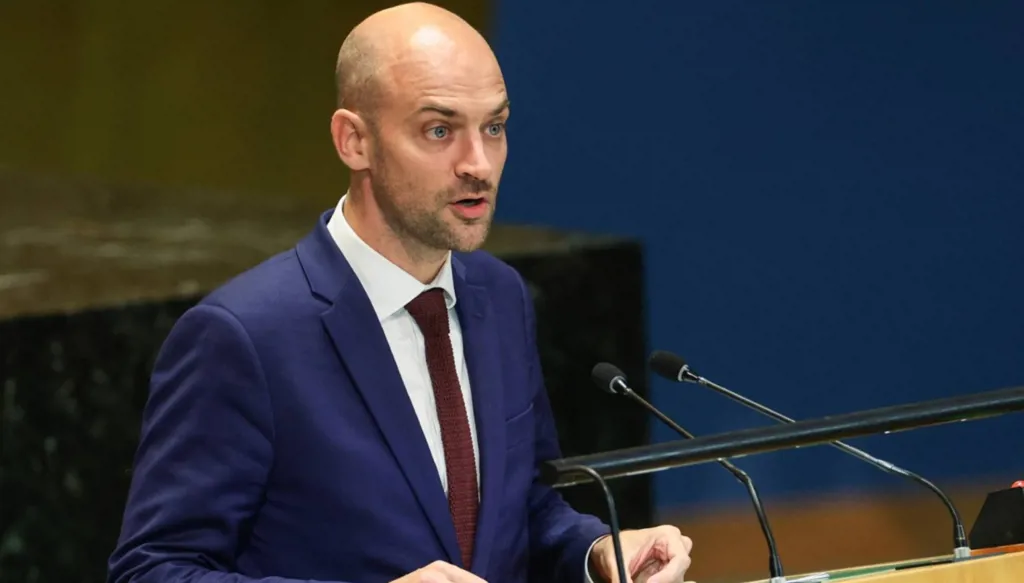 فرنسا: إعادة روسيا لمجموعة السبع غير مقبولة حالياً