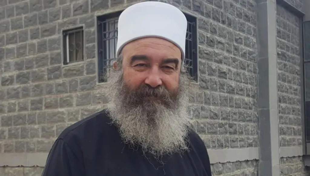 الهجري: التوافق قبل تسليم السلاح وتقسيم سوريا مرفوض