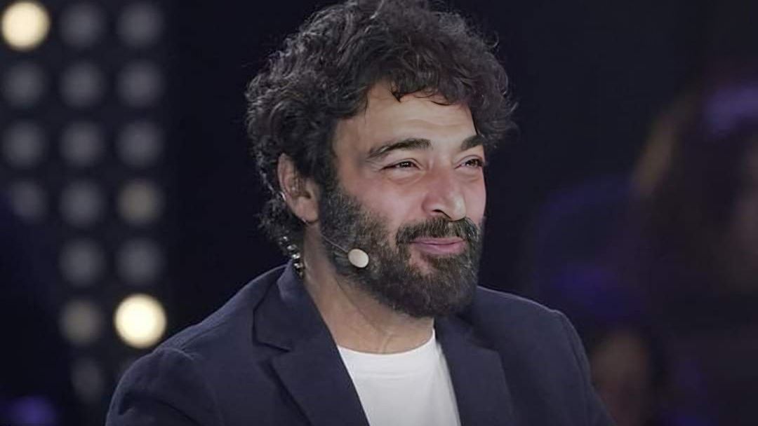 مصفّف شعر يتّهم حميد الشاعري بالاعتداء عليه... فيديو يكشف التفاصيل