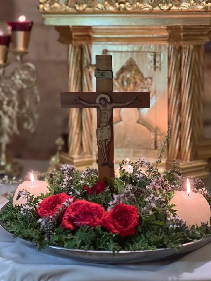 عيد رفع الصليب: من "الصليب الحقيقي" إلى إشعال النيران