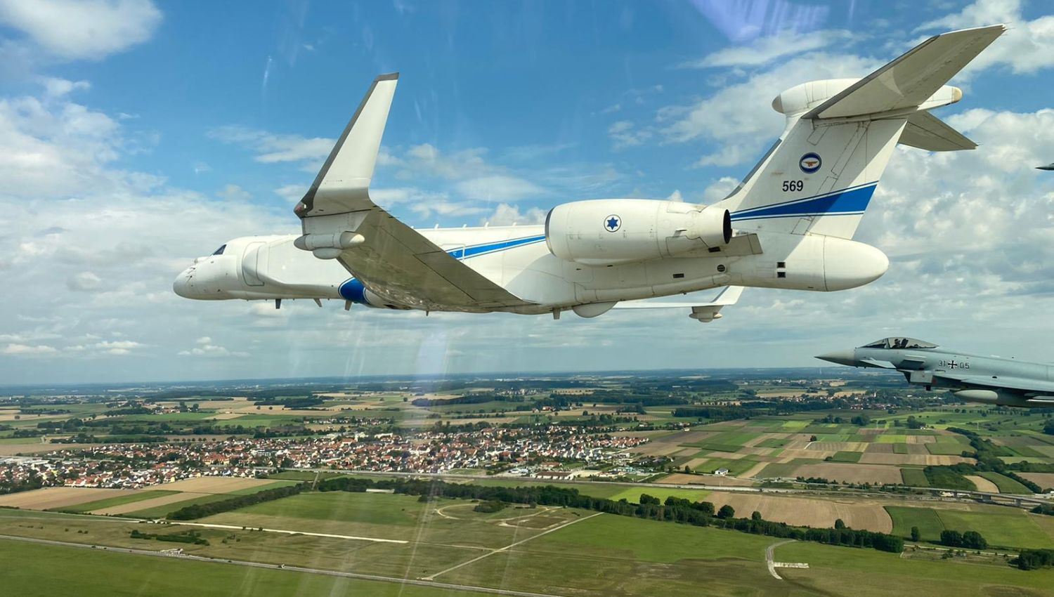 ما نوع الطائرة العملاقة التي شوهدت تحلّق فوق بيروت في اليومين الأخيرين؟