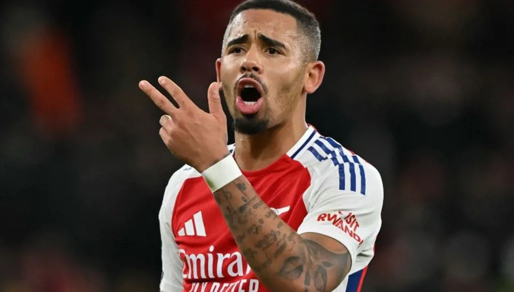 أرسنال يجدد اهتمامه بضم هدفه القديم بعد إصابة جيسوس