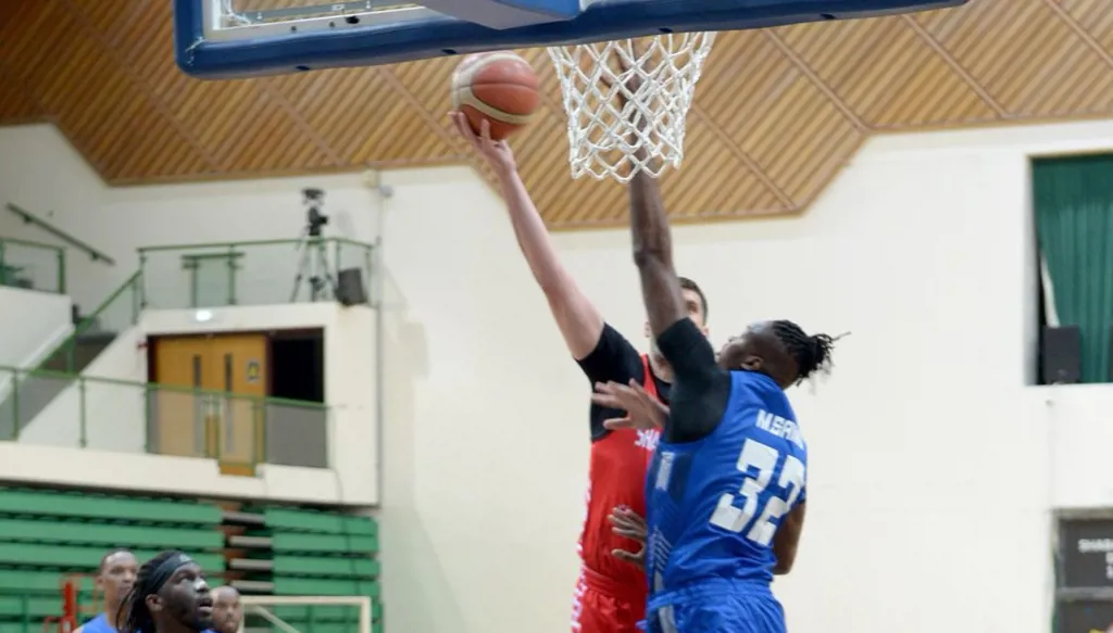 شباب الأهلي يتقدّم النصر في نهائي الدوري الإماراتي لكرة السلة ويقترب من اللقب