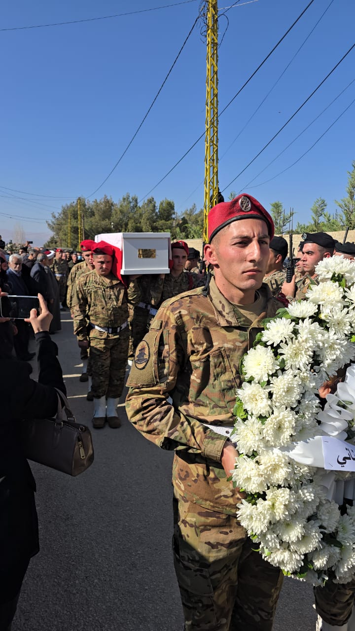 بعلبك تُشيع الشهيدين البرادعي وحيدر وسط صرخة الوجع والخذلان (تصوير: لينا اسماعيل)