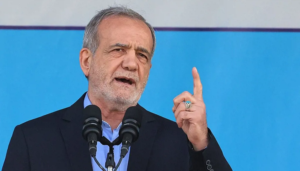 بزشكيان: أعتذر لدول الجوار... ونعلّق الهجمات بـ"شرط"