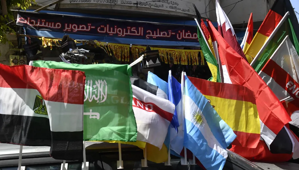 "النهار" تواكب استعداد المحالّ التجارية في بيروت لكأس العالم (صور)