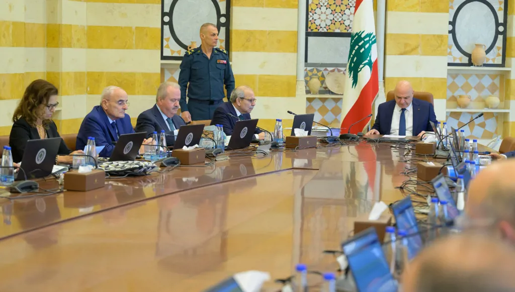 "جدول أعمال من أربعين بنداً"... إليكم أبرز مقررات جلسة مجلس الوزراء اللبناني (صور)
