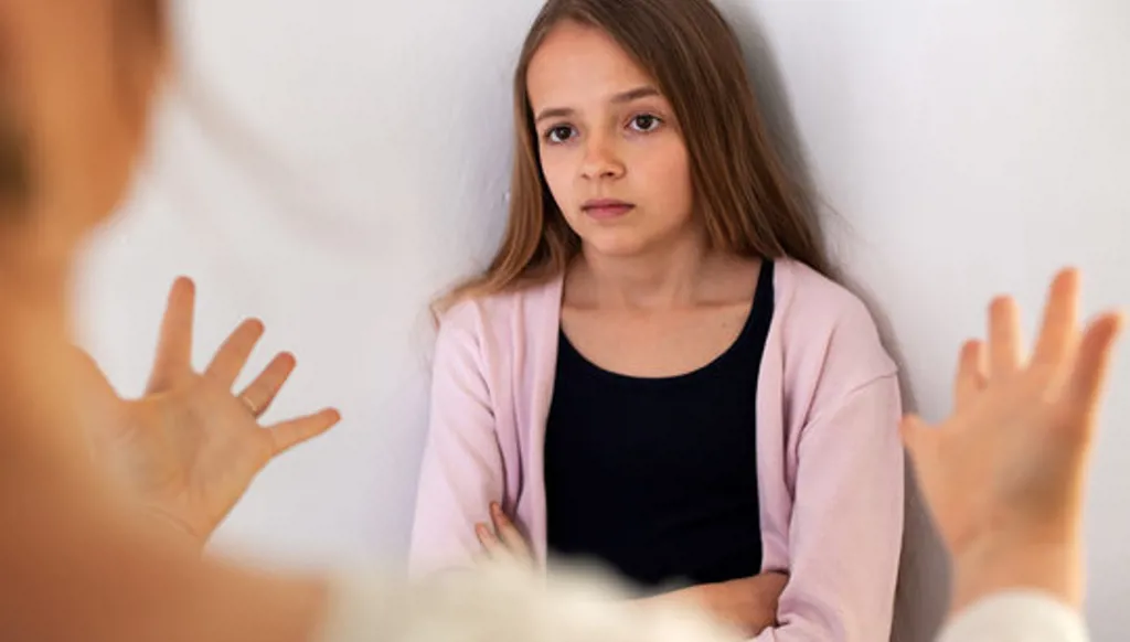 مراهقون بملامح ناضجة... ماذا يحدث فعلًا؟