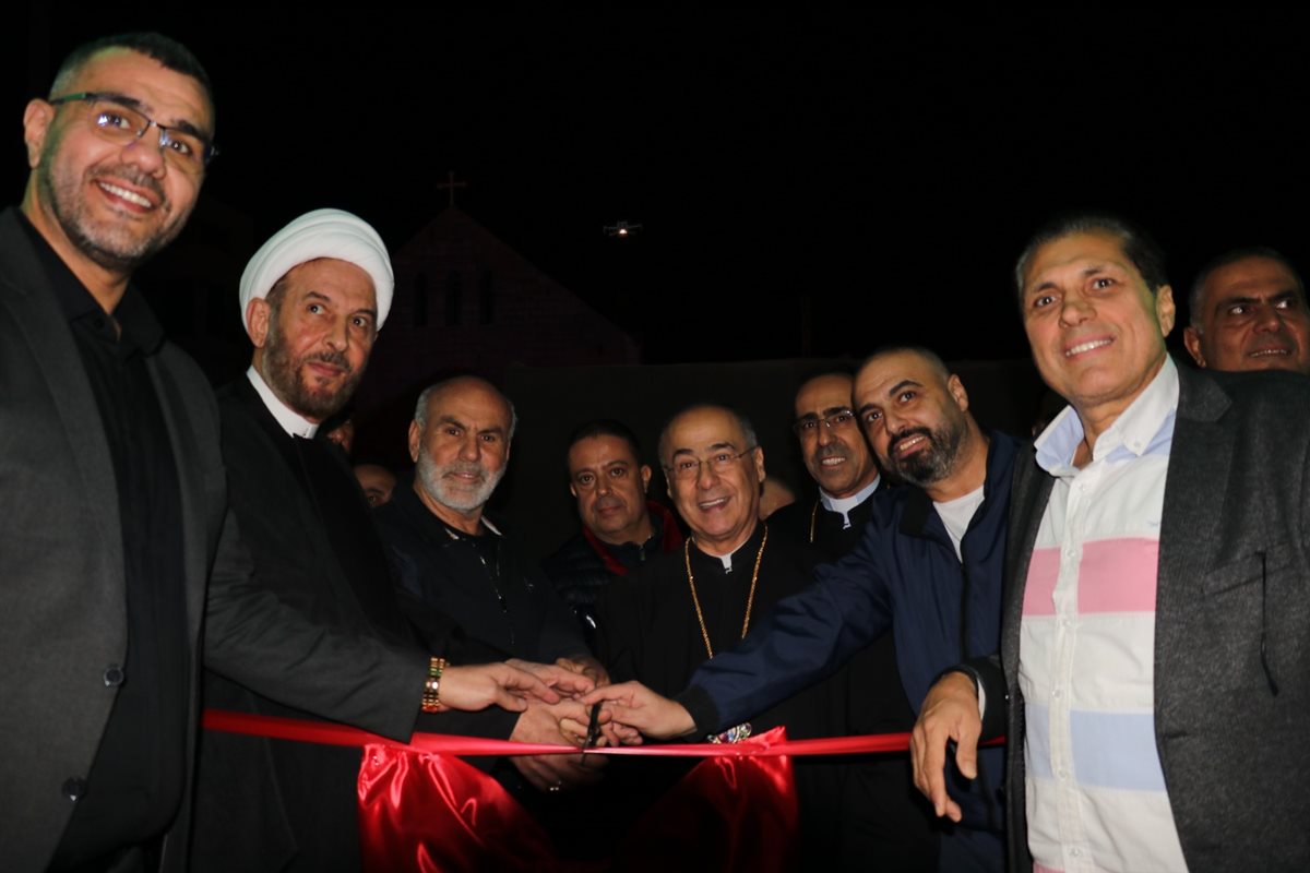 فاعليات الحارة والمطران الحداد في افتتاح الحديقة الميلادية.