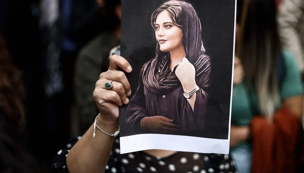 منظمة العفو: 87 مسؤولاً إيرانياً متهمون بجرائم ضد الإنسانية خلال قمع احتجاجات 2022