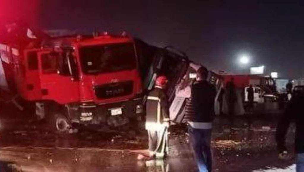 حادث مروّع في مصر... 18 قتيلاً نتيجة حادث مروري