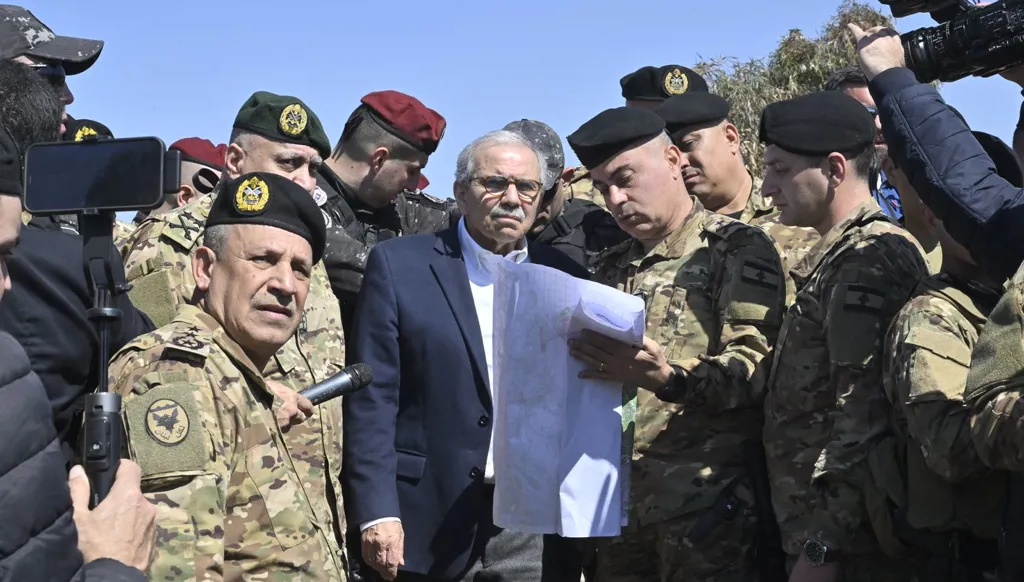 "جولة التزام" لسلام جنوباً وإسرائيل تهدّد مجدداً... عون الى الرياض لإعادة تصويب العلاقات