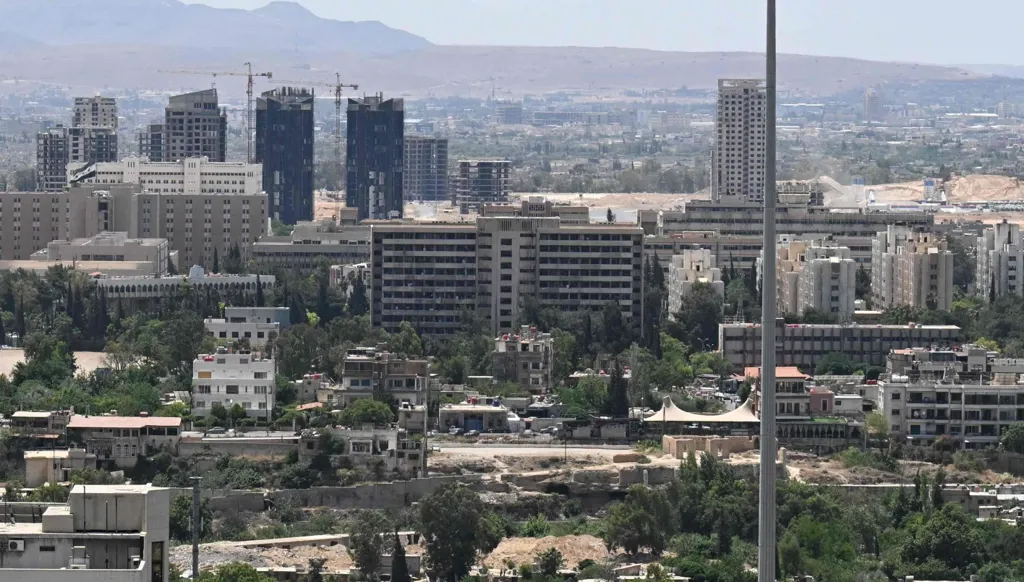 سوريا بعد الأسد... هل تنجح التجربة الحزبية؟