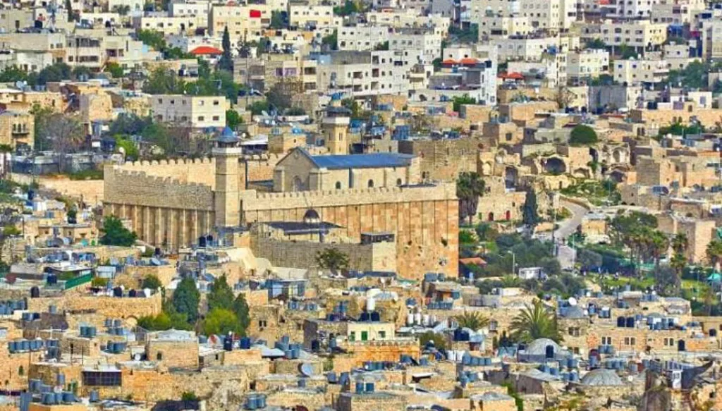 عرض مفاجئ قدّمه شيوخ من الخليل لاسرائيل وعائلة الجعبري تردّ