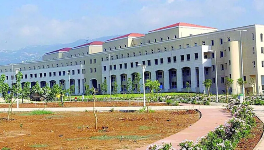 سقوط آلية التفرغ ... أيّ مصير لأساتذة الجامعة؟
