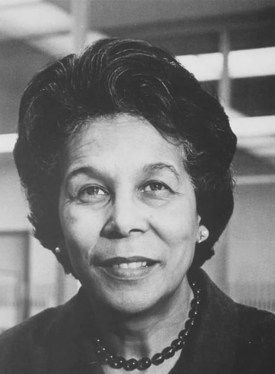 كلارا جونز.