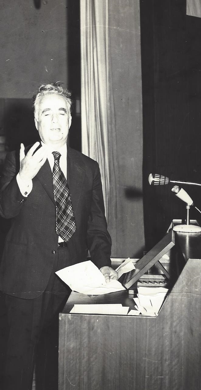 سعيد عقل: قصيدته تخلِّد المناسبة