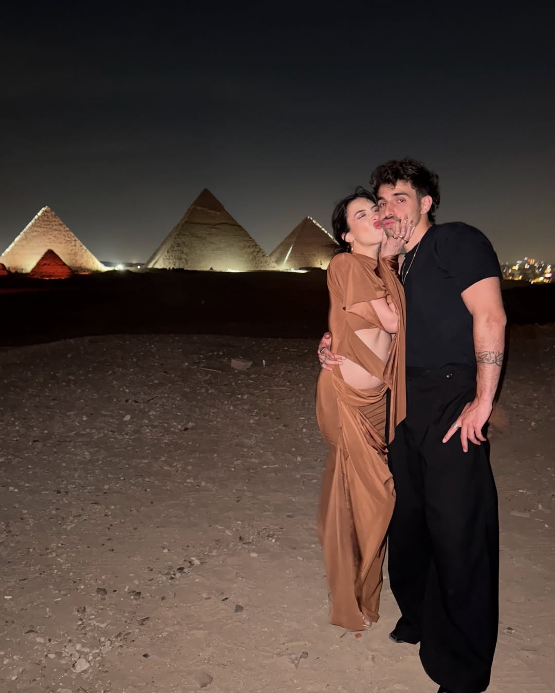 سانت ليفانت ونايكا (إنستغرام).