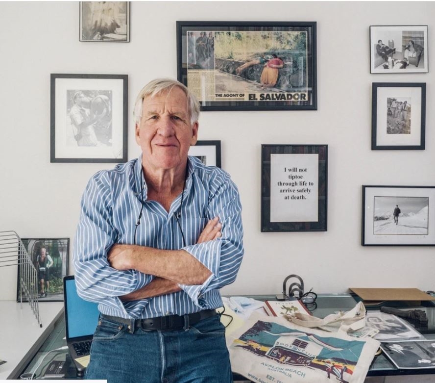 تقاعدُهُ الهادئ بين الكتب 