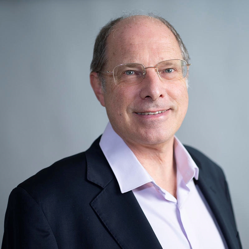 المؤلِّف لويس بران. (وسائل التواصل)