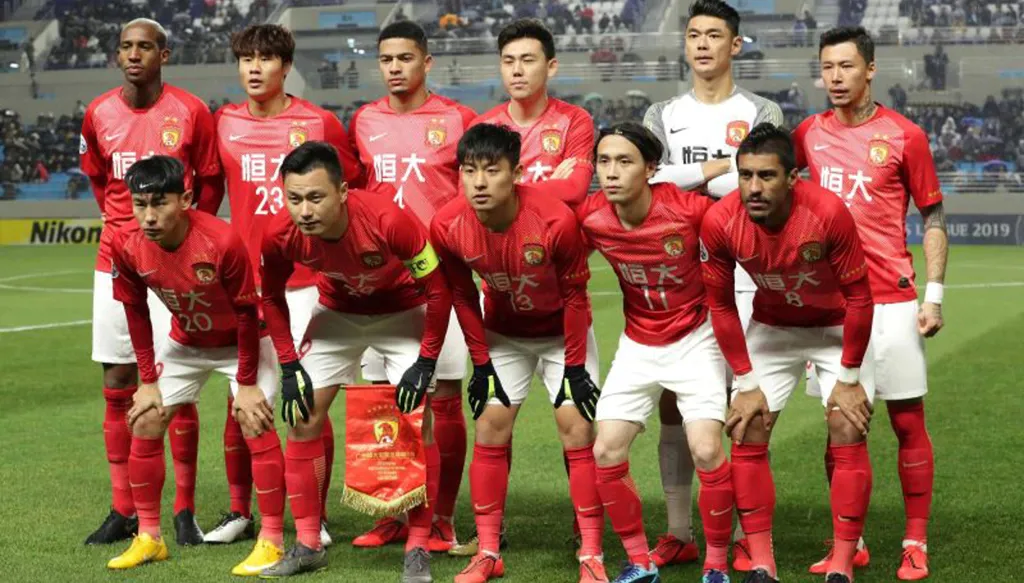 الديون تمنع غوانغجو بطل آسيا مرتين من المشاركة بالدوري الصيني