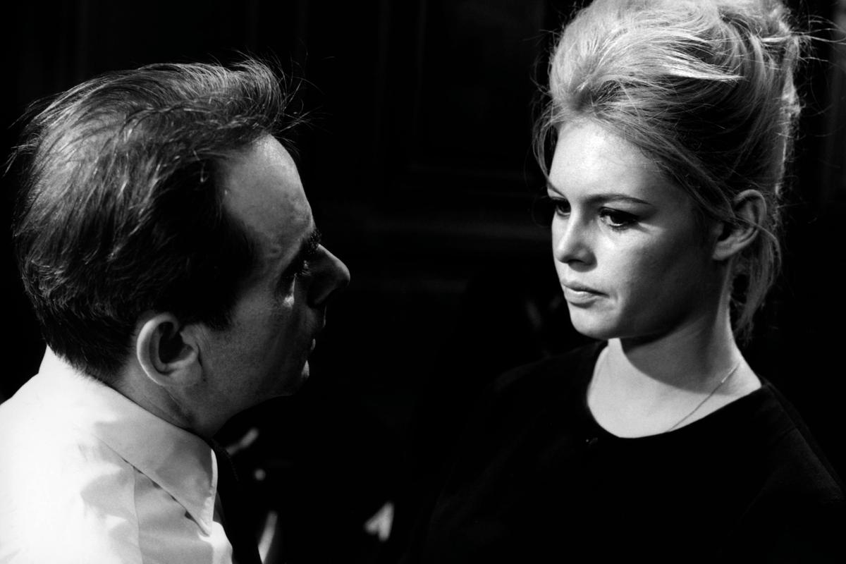 مع هنري جورج كلوزو أثناء تصوير ”الحقيقة“.