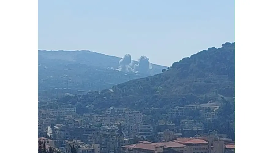 غارة جوية إسرائيلية على حرج تلال علي الطاهر في جنوبي لبنان. (الوكالة الوطنية)