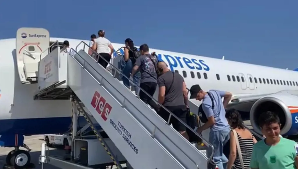 "Sun Express" تعيد 186 راكبا لبنانيا كانوا عالقين في إنطاليا