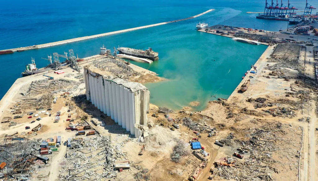 إضراب الإدارة العامة يؤثر سلباً على عمل المرفأ... بضائع مبردة وحساسة قد تتعرض للتلف!