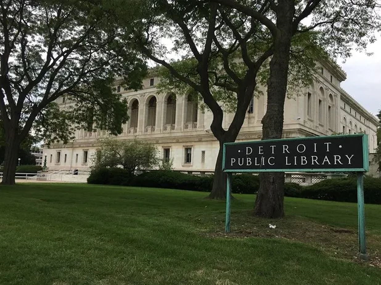 مكتبة ديترويت العامة.