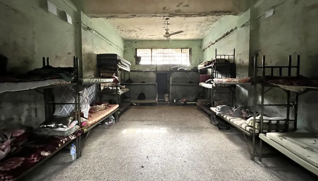 في سوريا الجديدة... سجون الأسد تفتح من جديد بمعتقلين جُدد وتعذيب وابتزاز