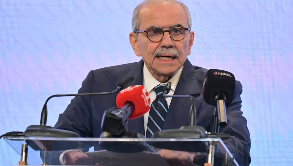 نواف سلام في عشاء جمعية المقاصد:كفانا مغامرات عبثية… ولا دولة إلا بسلاح الجيش وقرار المؤسسات