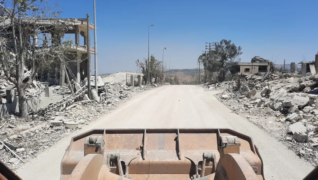 لبنان- وزارة الأشغال تستأنف عملياتها الميدانية جنوباً وتوسّع فتح الطرقات في المناطق المتضرّرة