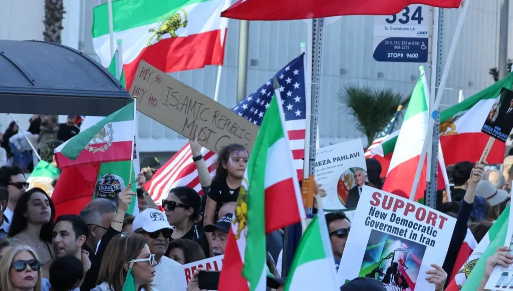 طائرات مسيّرة وأجهزة تشويش... تقنيات النظام الإيراني لقمع المحتجين