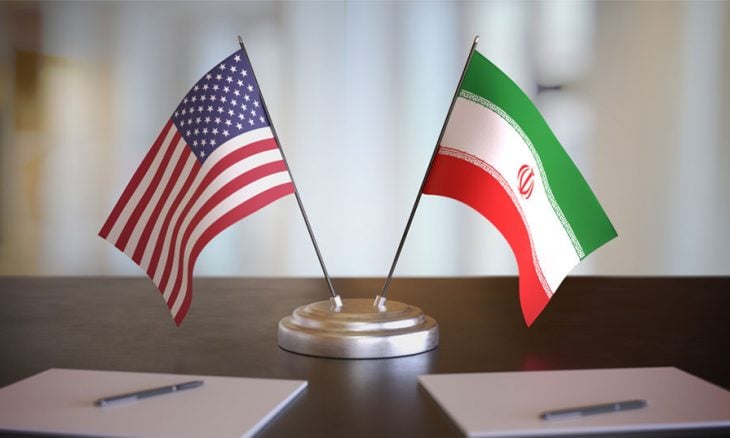 علمان إيراني وأميركي