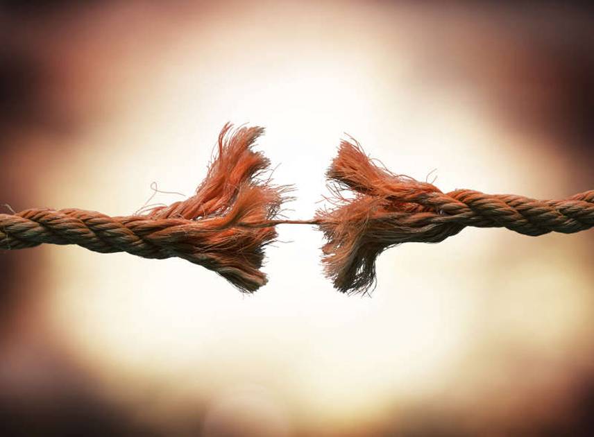 خيط الأمل ما بينقطع ...