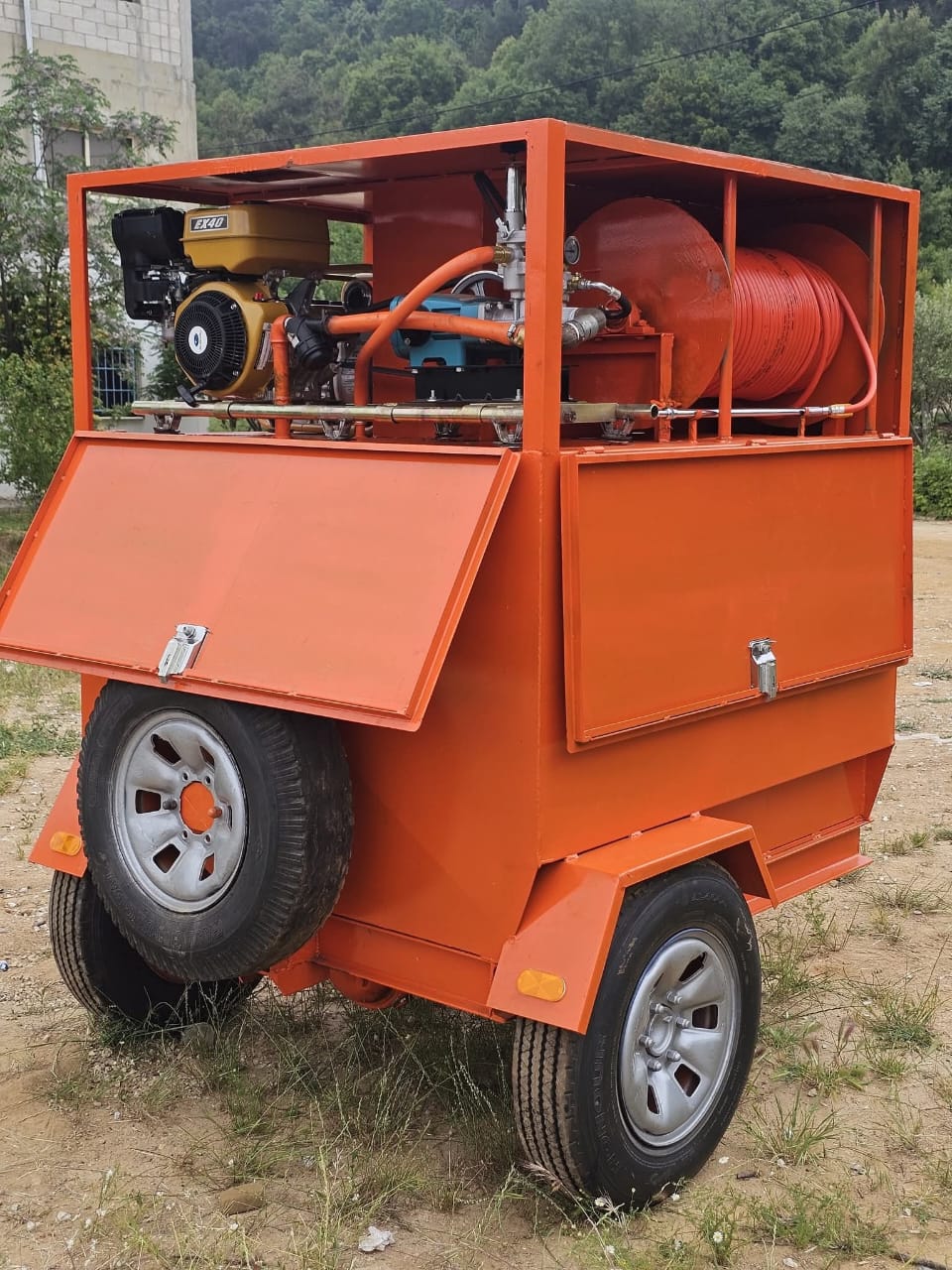 تسليم وحدة متخصصة لمكافحة الحرائق (ميشال حلاق).