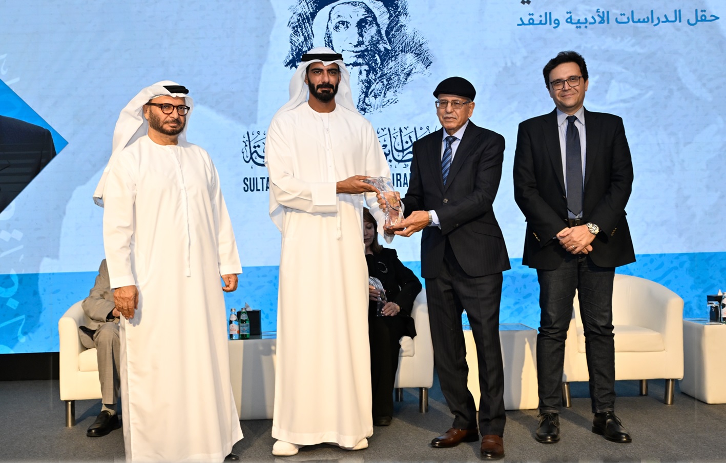 تكريم الناقد حميد لحمداني. (مؤسسة العويس)