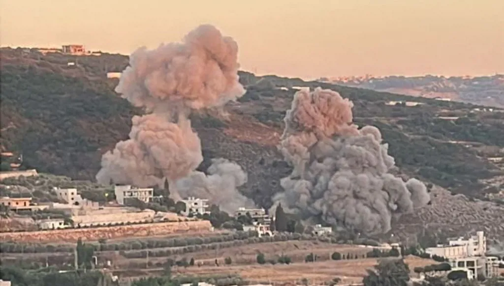 بالفيديو- سلسلة غارات إسرائيلية تستهدف سهل الجرمق وحومين الفوقا جنوبي لبنان