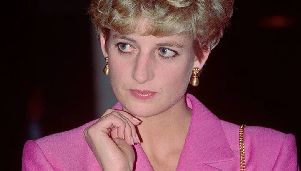 حريق في منزل طفولة الأميرة ديانا (صور)