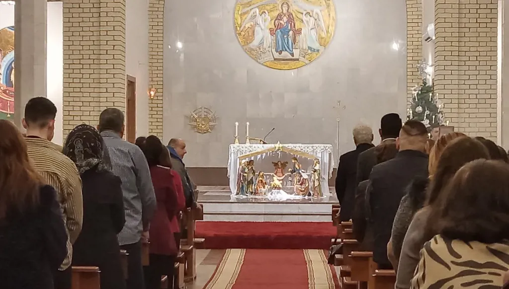 مسيحيو العراق يحيون الميلاد… قداديس إيمان ومحبة